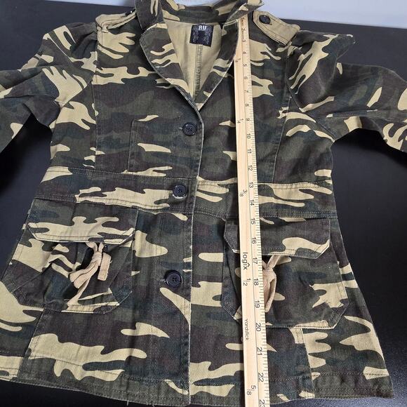 RU Apparel Women's camouflage light Weight jacket. Size Small - Picture 6 of 7